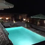 בית הארחה Antico Casale Del Poggio 4*