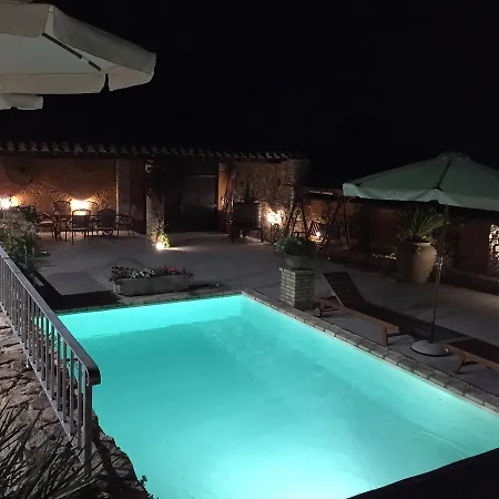 Guest house Antico Casale Del Poggio 3*