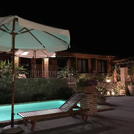 Antico Casale Del Poggio Guest house