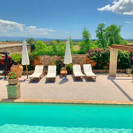 Antico Casale Del Poggio Guest house 3*